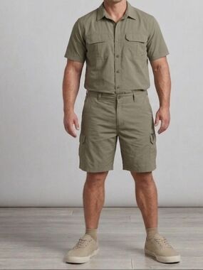 Reel Legends Men's Cargo Khaki Outdoor Shorts - Size 44
